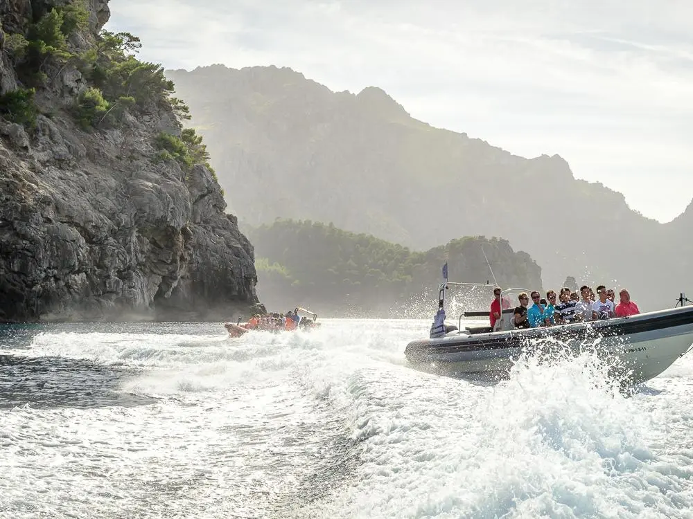 Speedboot Tour Group